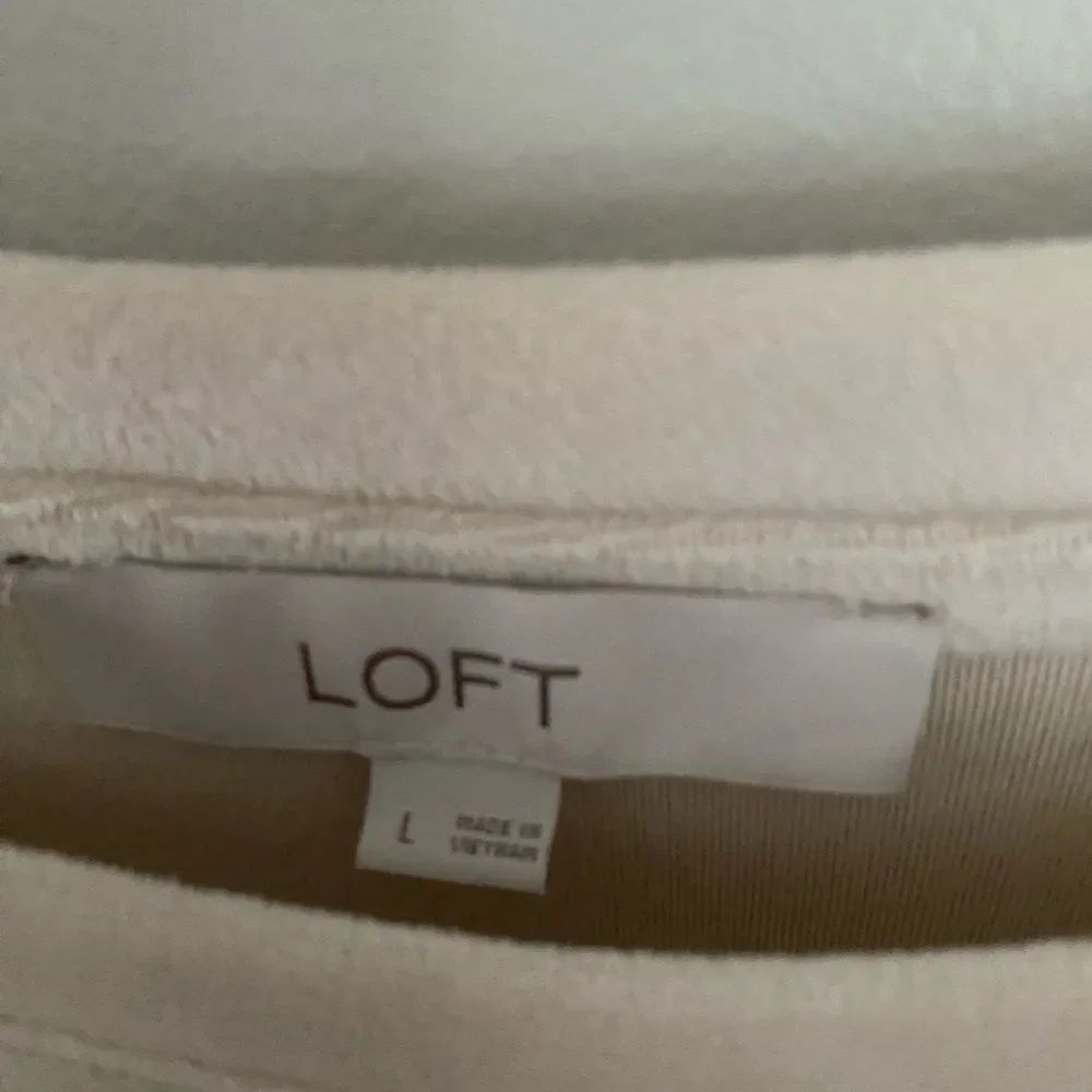 LOFT Cream Long Sleeve Top – Size Large – Soft Plush Knit – Like New - Picture 6 of 8